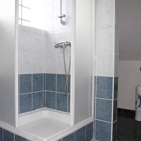 Ferienhaus In 19513 *